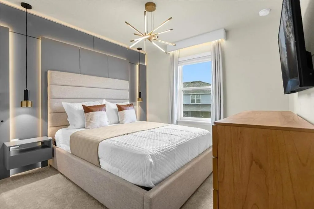 5 Bedroom- 4,5 Bathroom- Windsor Island 3822La ダベンポート