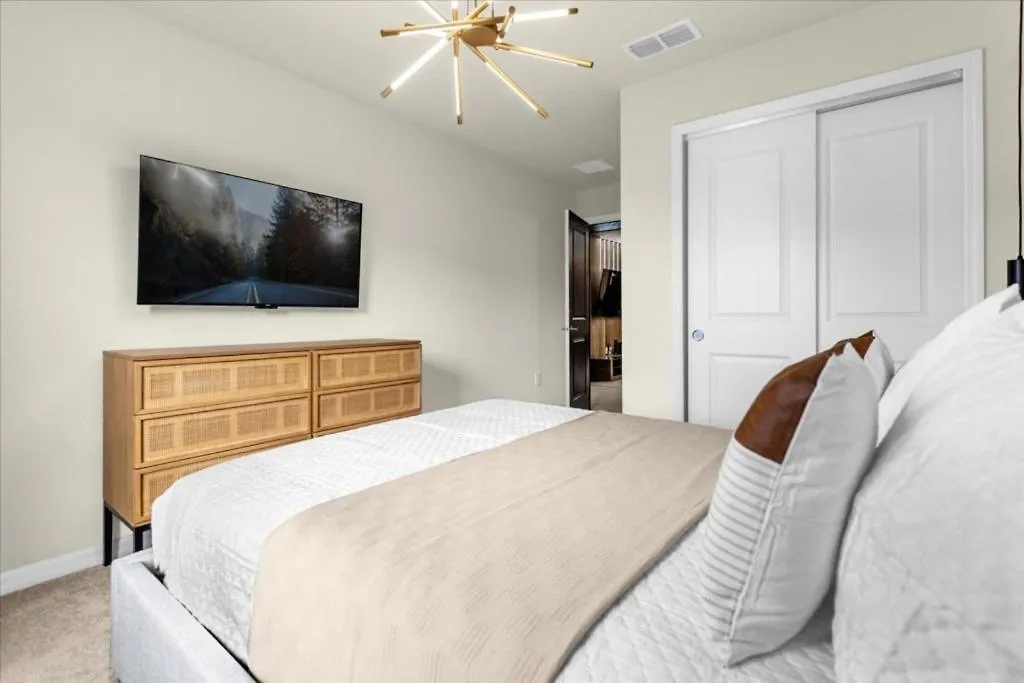 5 Bedroom- 4,5 Bathroom- Windsor Island 3822La ダベンポート