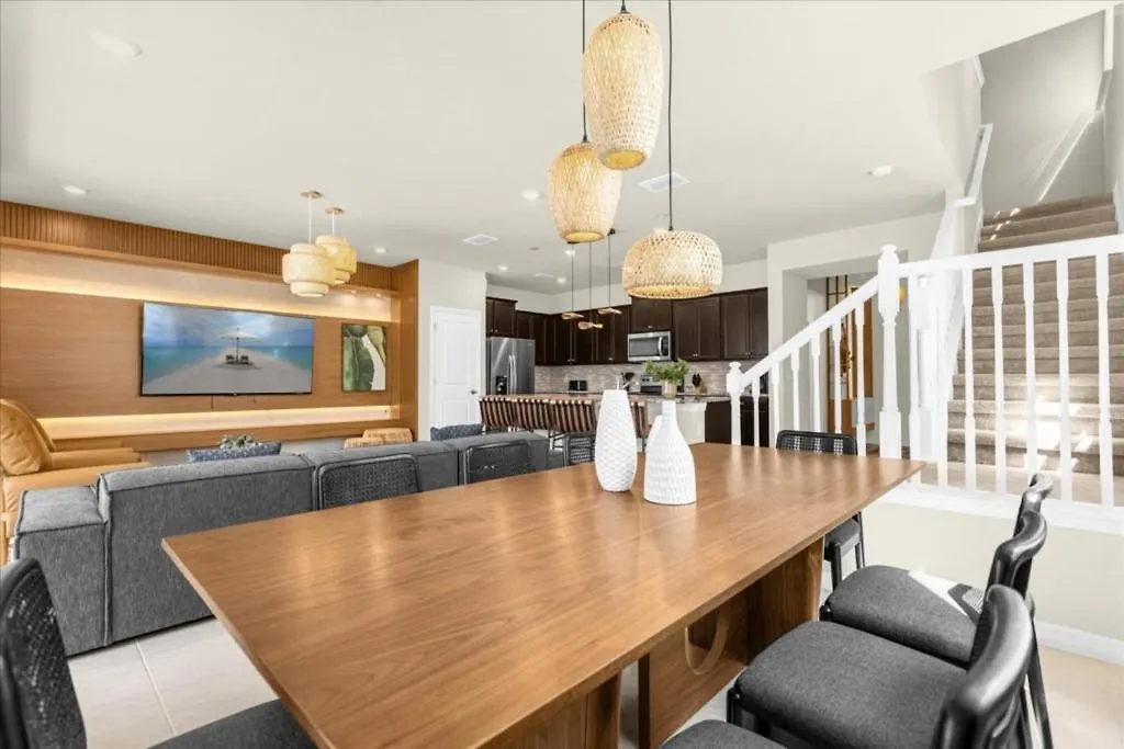 5 Bedroom- 4,5 Bathroom- Windsor Island 3822La ダベンポート