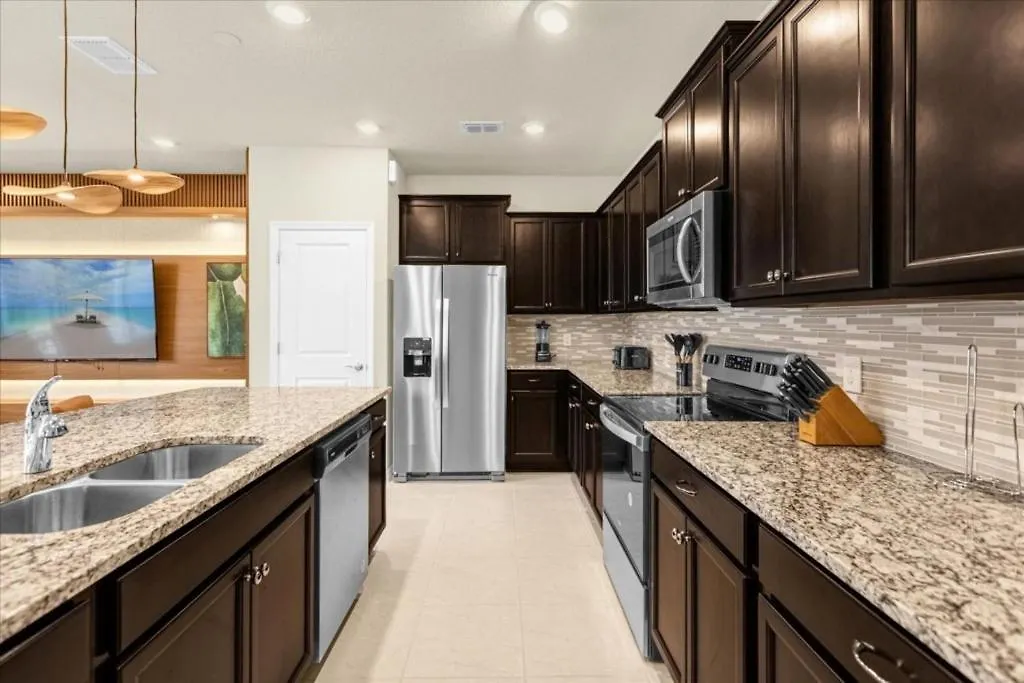 5 Bedroom- 4,5 Bathroom- Windsor Island 3822La ダベンポート